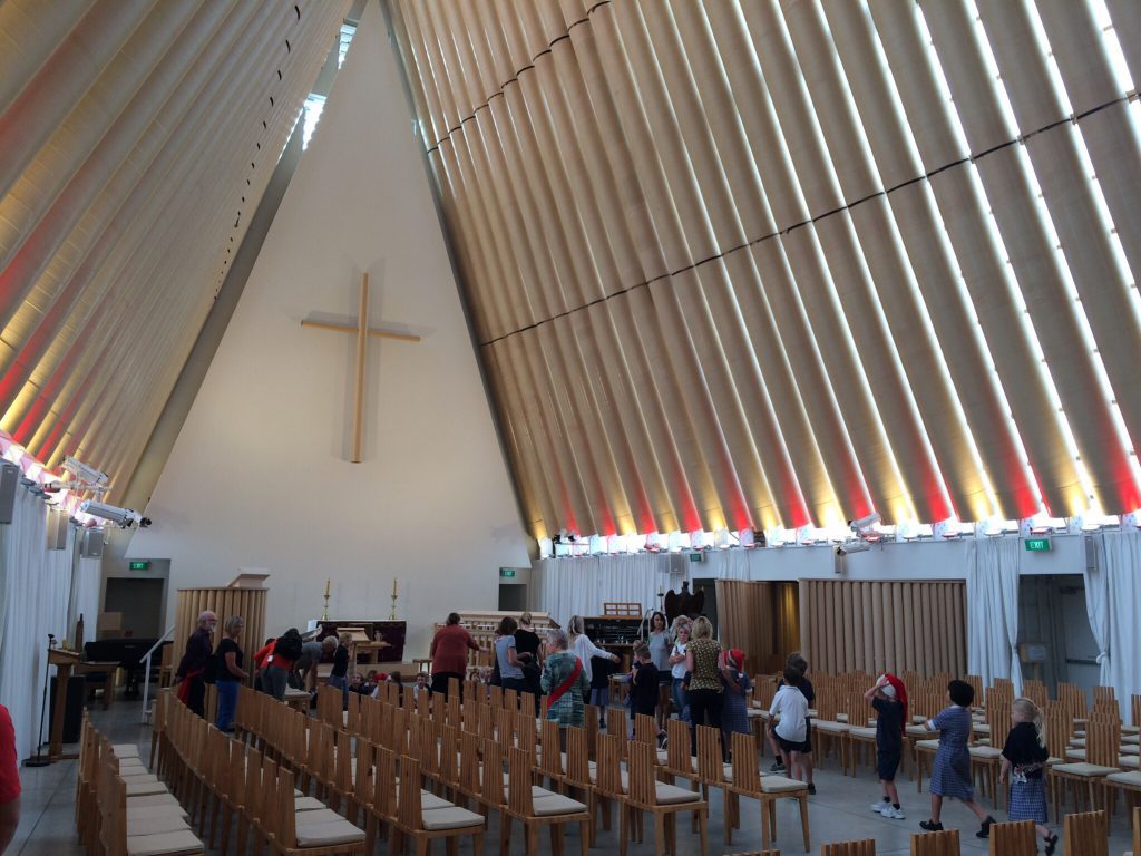 christchurch_cardboard_cathedral_inside
